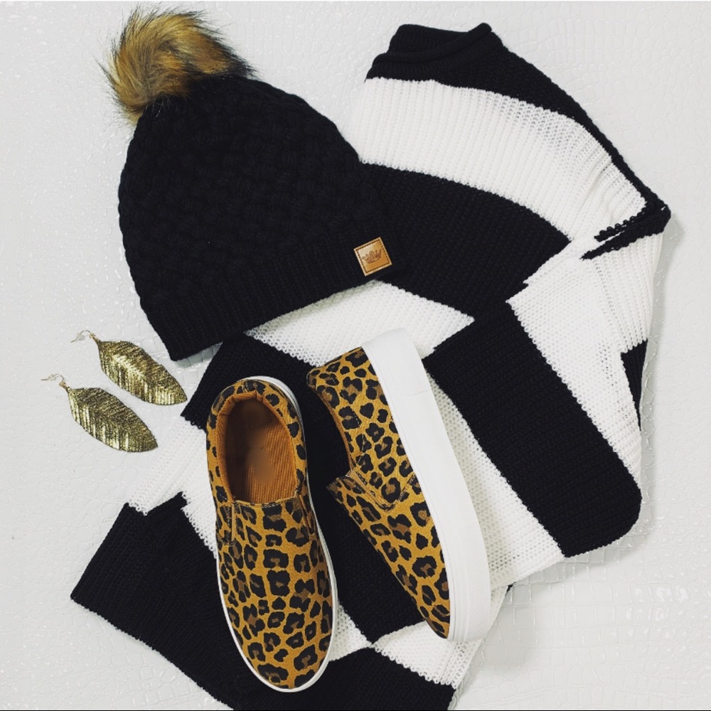 ✨LAST ONE✨ALL THE SASS SLIP ON SNEAKERS-LEOPARD - Picture 4 of 8